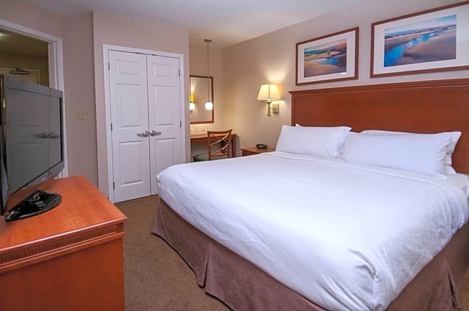 Candlewood Suites Flowood Hotel