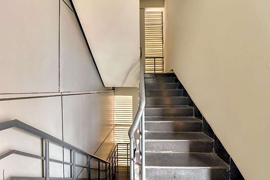 Super Oyo Townhouse 1144 Hotel RCC 7 Lamps – Visakhapatnam, WI