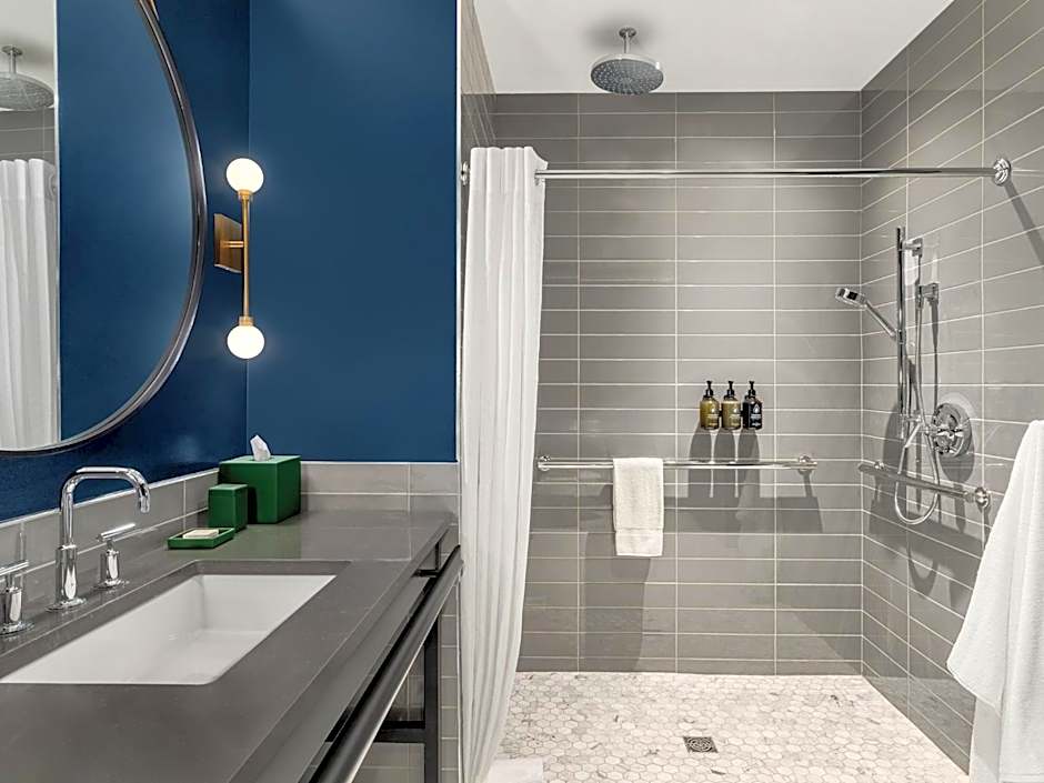Hotel Indigo Vancouver Waterfront - Portland by IHG