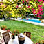 Logis Hotels La Bastide des Golfs