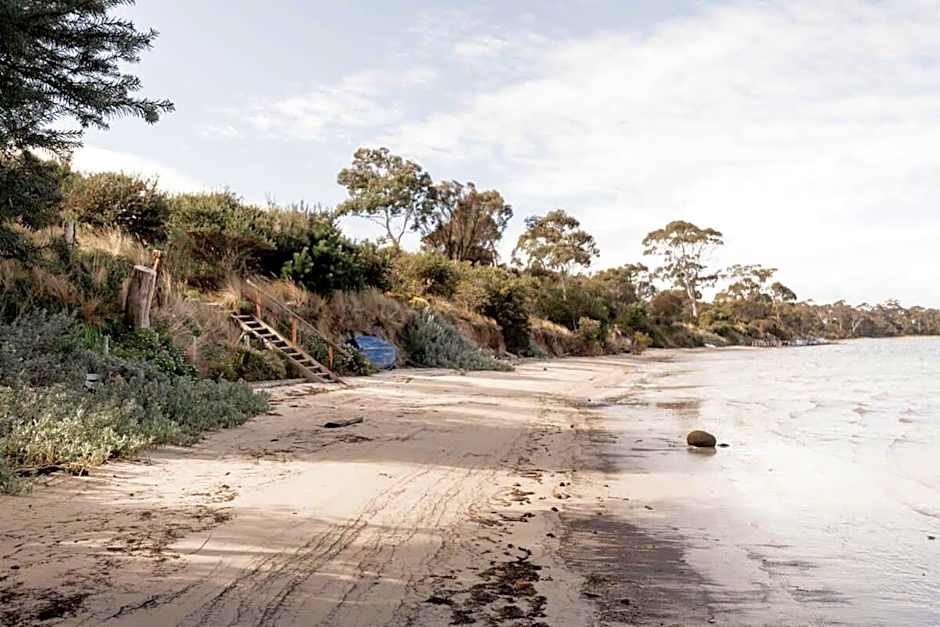 Seagrass Coastal Retreat with direct beach access