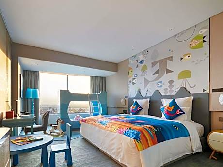 Premium Family King Room with City View