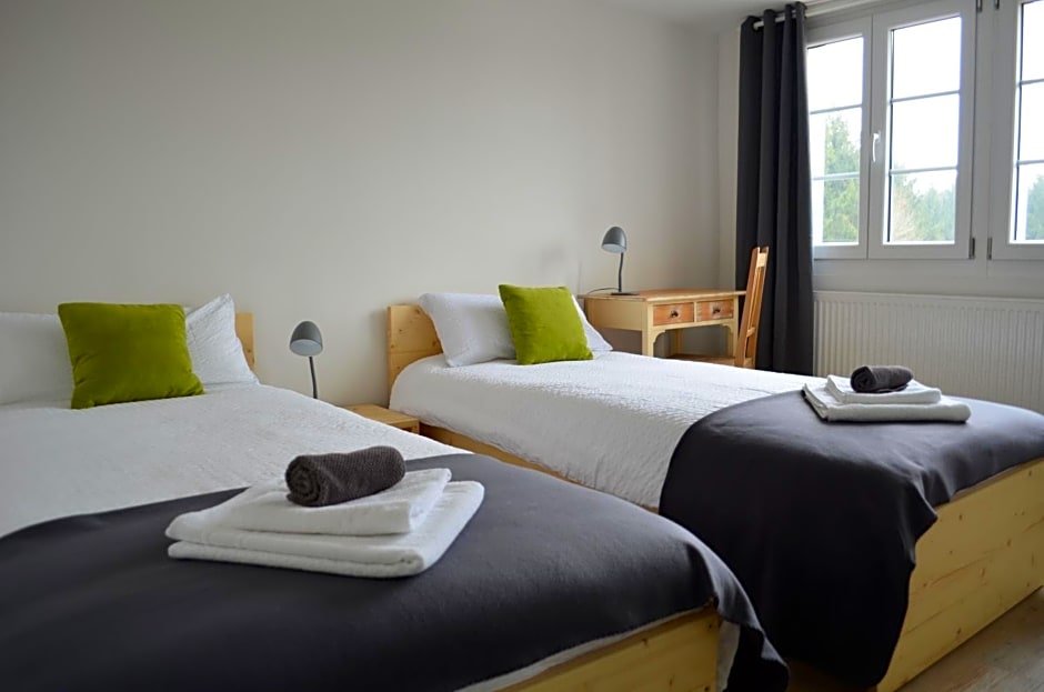 Hotel "Cafe Verkehrt" - Wellcome Motorbiker, Berufsleute und Reisende im Schwarzwald