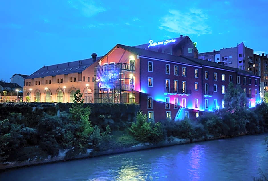 Pacific Hotel Fortino