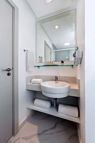 Superior Queen Room - Non-Smoking