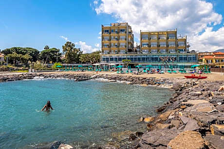 Hotel Bellevue Et Mediterranée