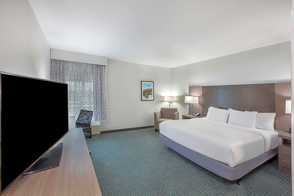 La Quinta Inn & Suites by Wyndham Dallas - Duncanville