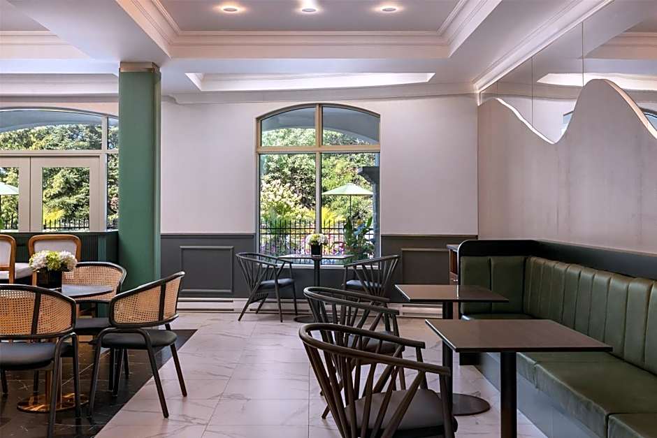 Hotel Vallea Bromont, Tapestry Collection by Hilton