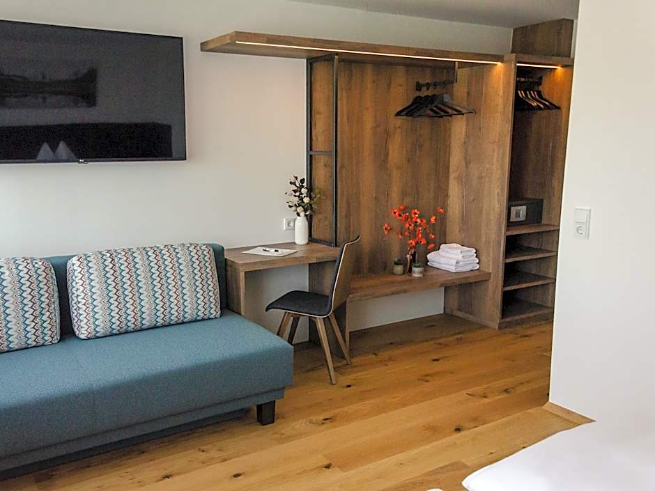 Mitten in der Welt - GH Roither