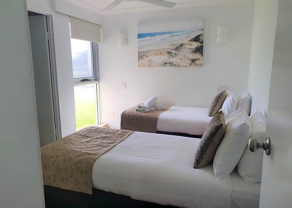 Pacific Surf Absolute Beachfront Apartments