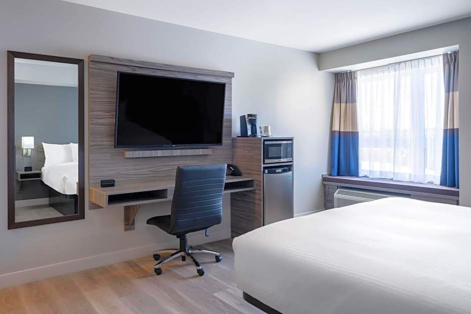 Microtel Inn & Suites by Wyndham Kanata Ottawa West