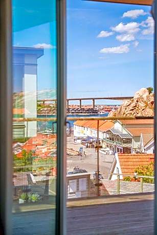 Studio with Balcony