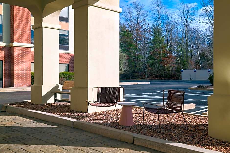 Hampton Inn By Hilton And Suites Smithfield