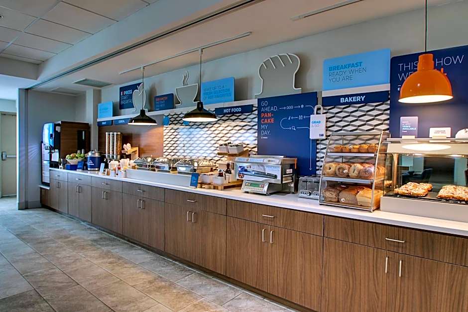 Holiday Inn Express Hotel & Suites Waukegan/Gurnee By IHG