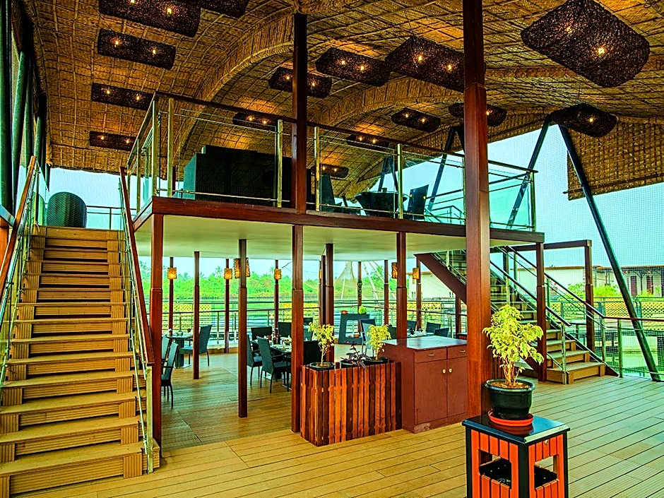 Aquatic Island by Poppys, Cochin