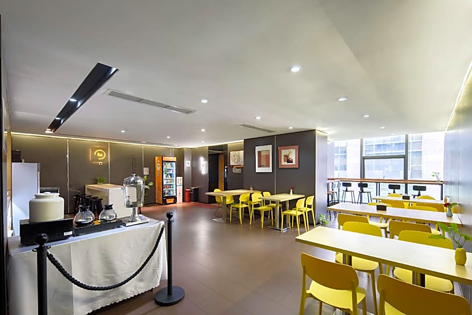 IU Hotel Chongqing Jiefangbei Hongyadong Chaotianmen