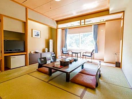 Standard,Japanese-style room (Futon),Mountain view -Smoking