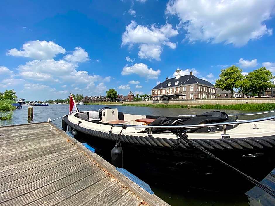 De Zon Hotel & Restaurant by Flow