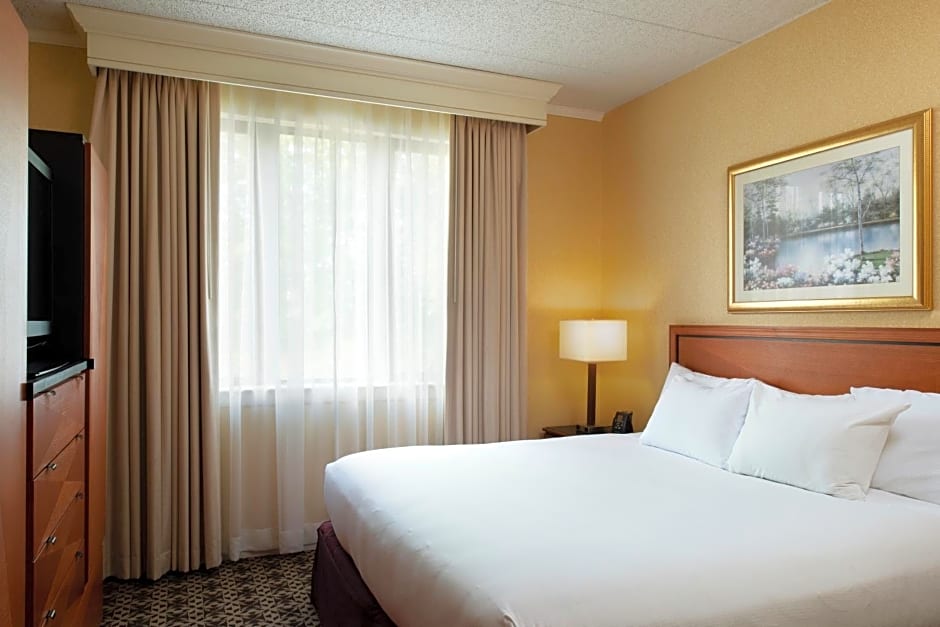 DoubleTree Suites by Hilton Mount Laurel