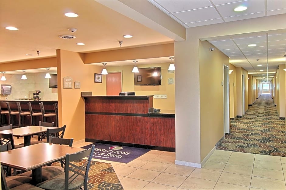 Cobblestone Hotel and Suites - Crookston