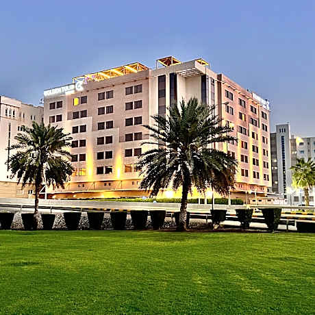 Golden Tulip Muscat