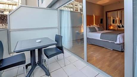 FAMILY ROOM (2ADULTS+1CHILD)