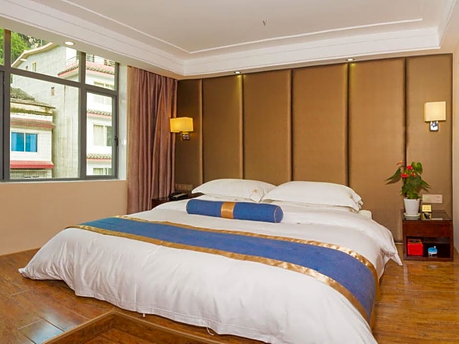 Yangshuo Guanyue Hotel