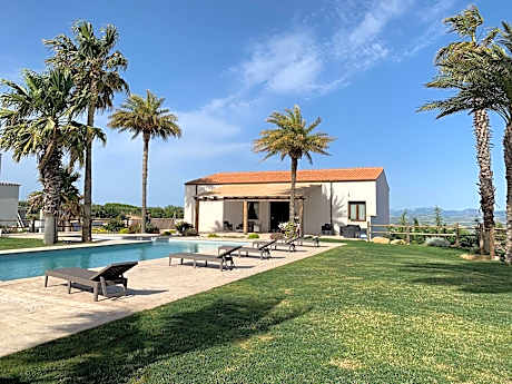 Charming villa with swimming pool