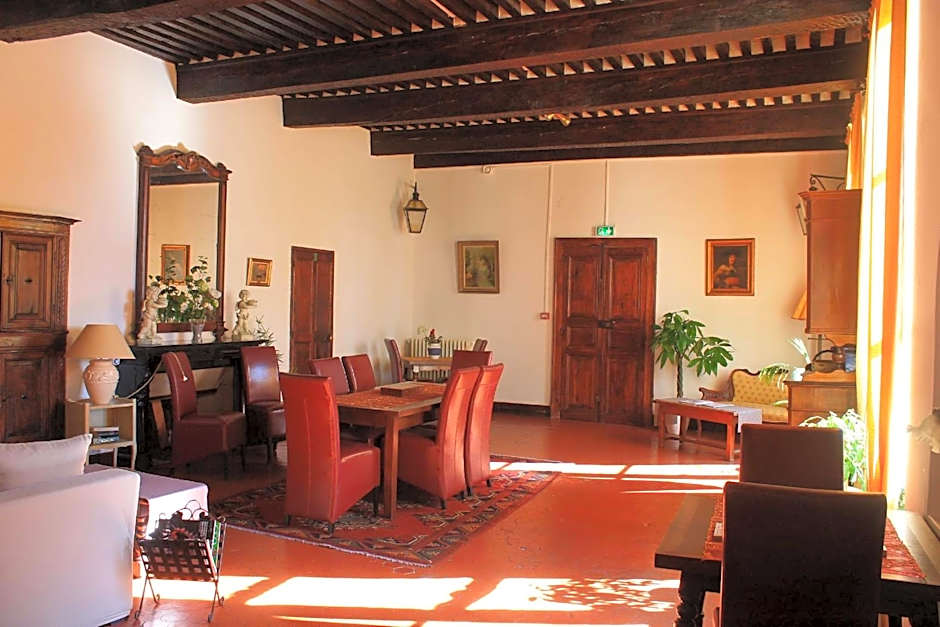 Hôtel et Restaurant Le Manoir - Echangeur A7-A9 - 24h-24h