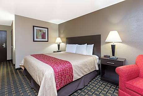 King Room - Mobility Access/Non-Smoking