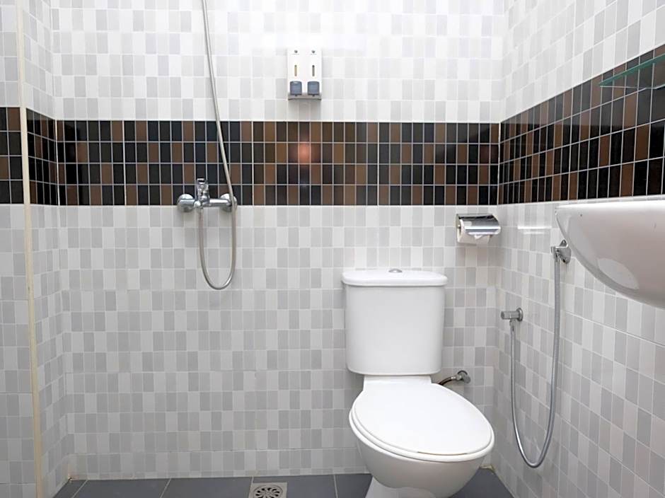 Hotel De' Tees, Masai Utama