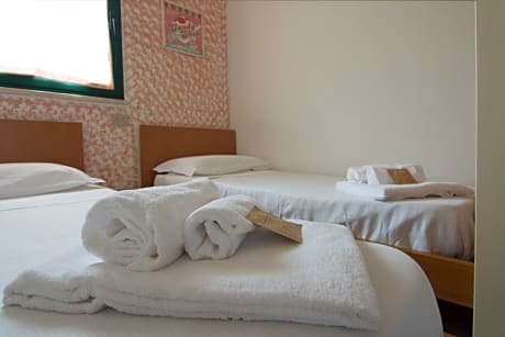 PREMIUM WITH 6 PERSONS OCCUPANCY