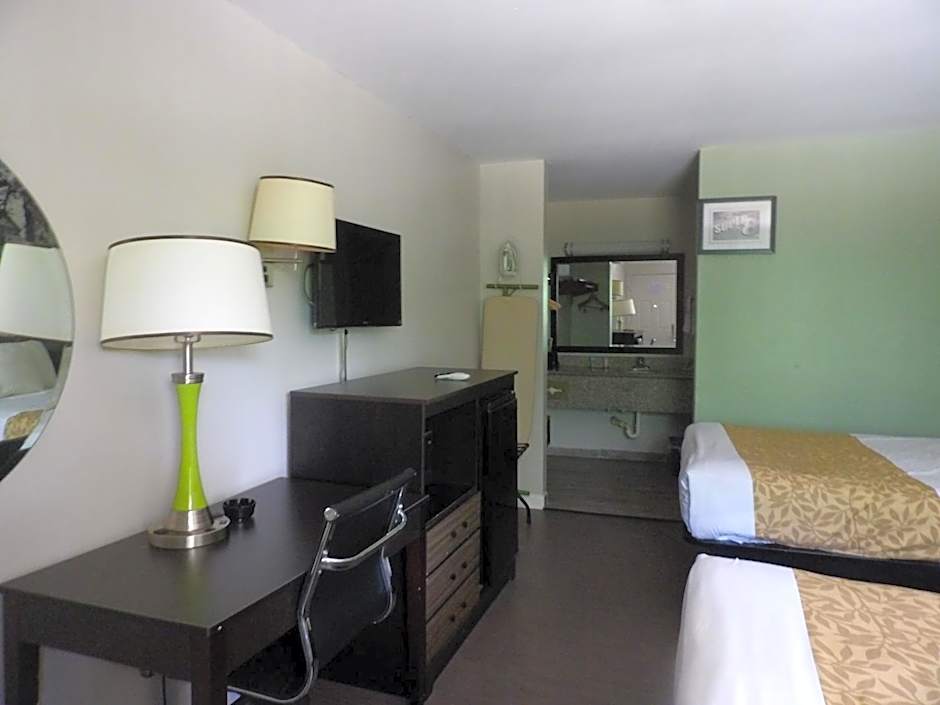 Super 8 by Wyndham Ocean Springs Biloxi