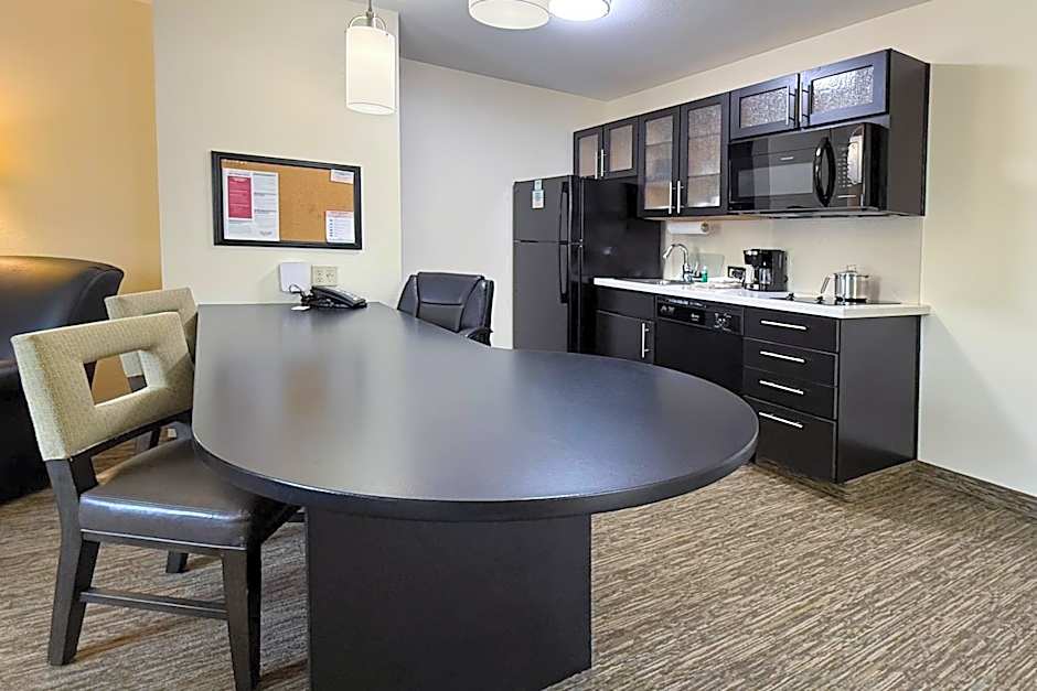 Candlewood Suites East Lansing by IHG