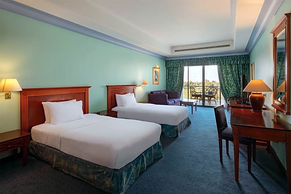 Hilton Pyramids Golf