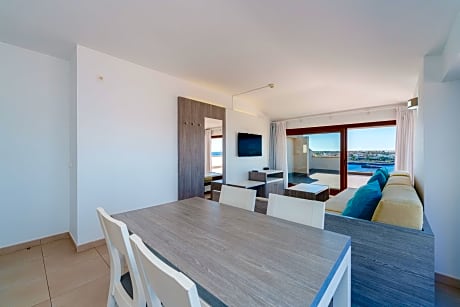 PENTHOUSE TWO BEDROOMS SEA VIEW