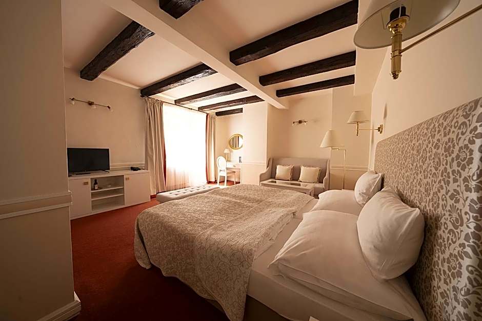 Hotel Embassy