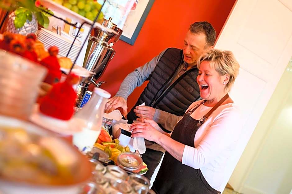 Schloss Kaarz mit Park