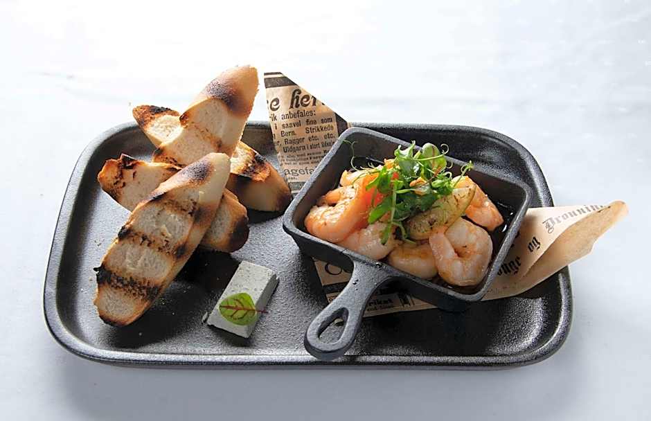 Park Inn by Radisson Oslo Airport Hotel West