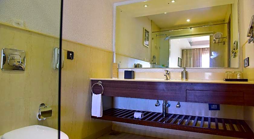 Golden Tulip Goa Candolim