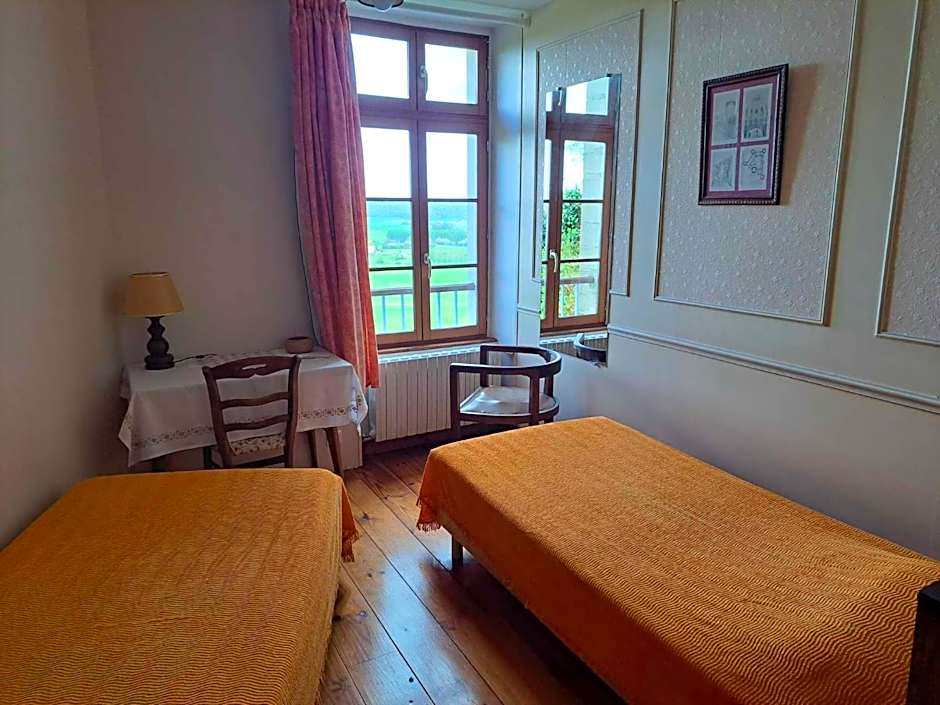 LOCATION à COUCY LE CHATEAU