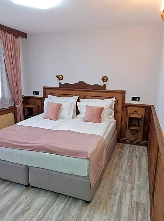 Chuchura Family Hotel