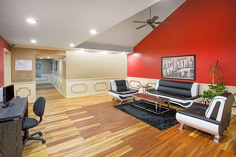 Super 8 by Wyndham Garner/Clayton/Raleigh