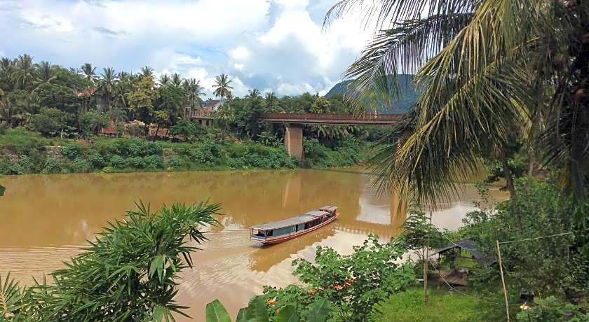 Merry Riverside Hotel