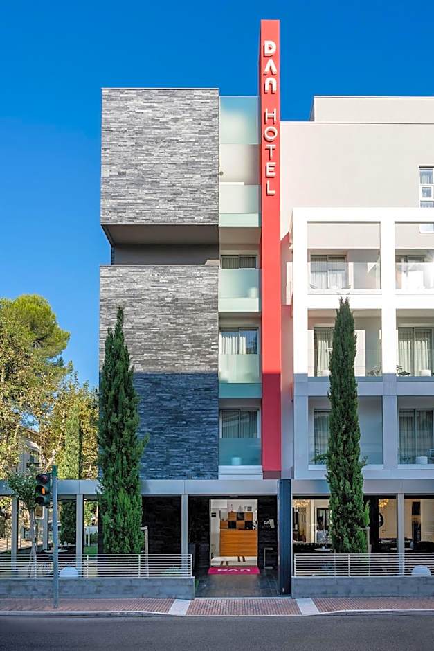 Dan Hotel