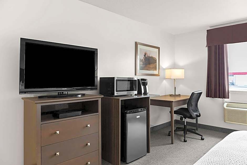 Days Inn by Wyndham Steinbach