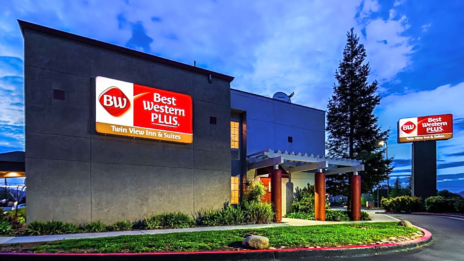Best Western Plus Twin View Inn & Suites