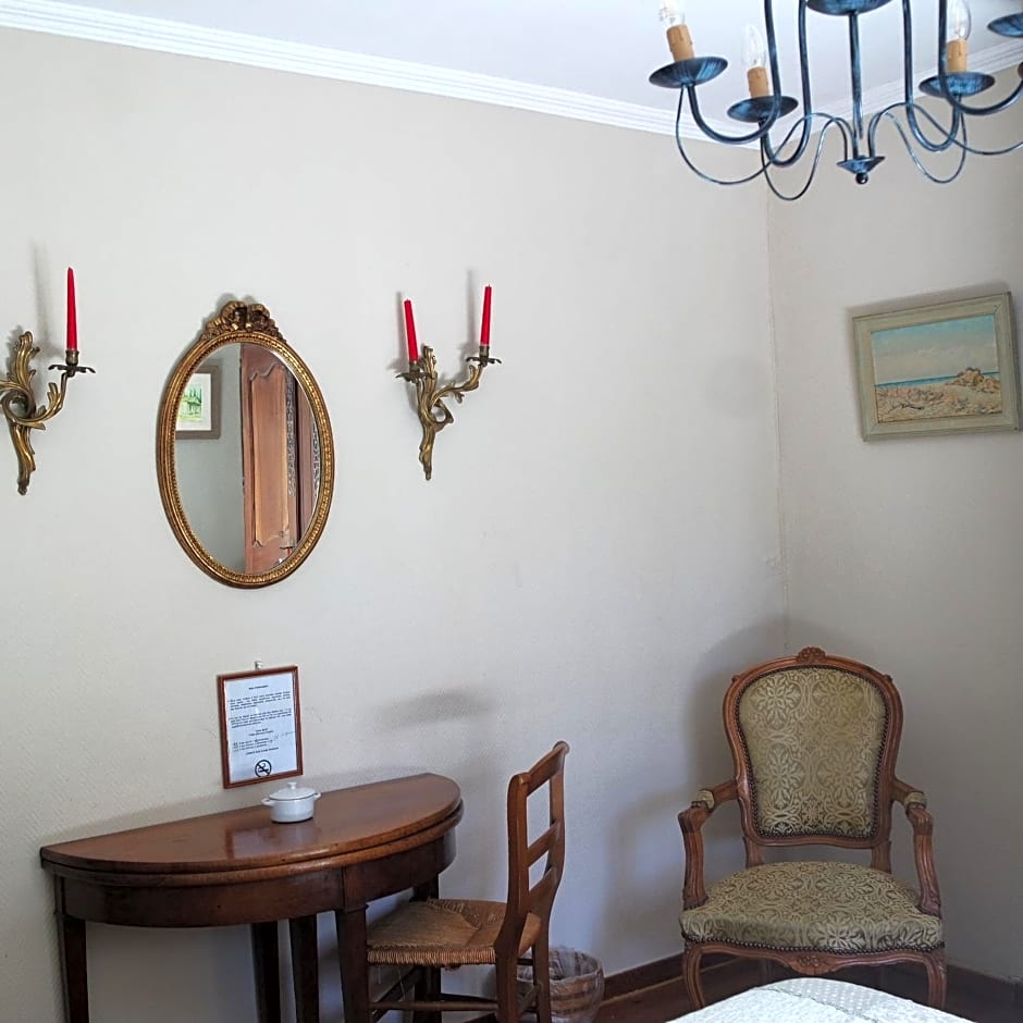 Mas Grimaud - Gîte- Studio et chambres d'hôtes familiales