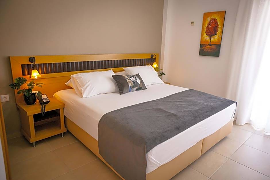 Sarantis Hotel