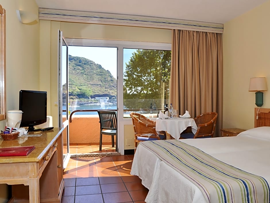 Photo 1 of 1 of Club 1 Double Bed or 2 Twin Beds